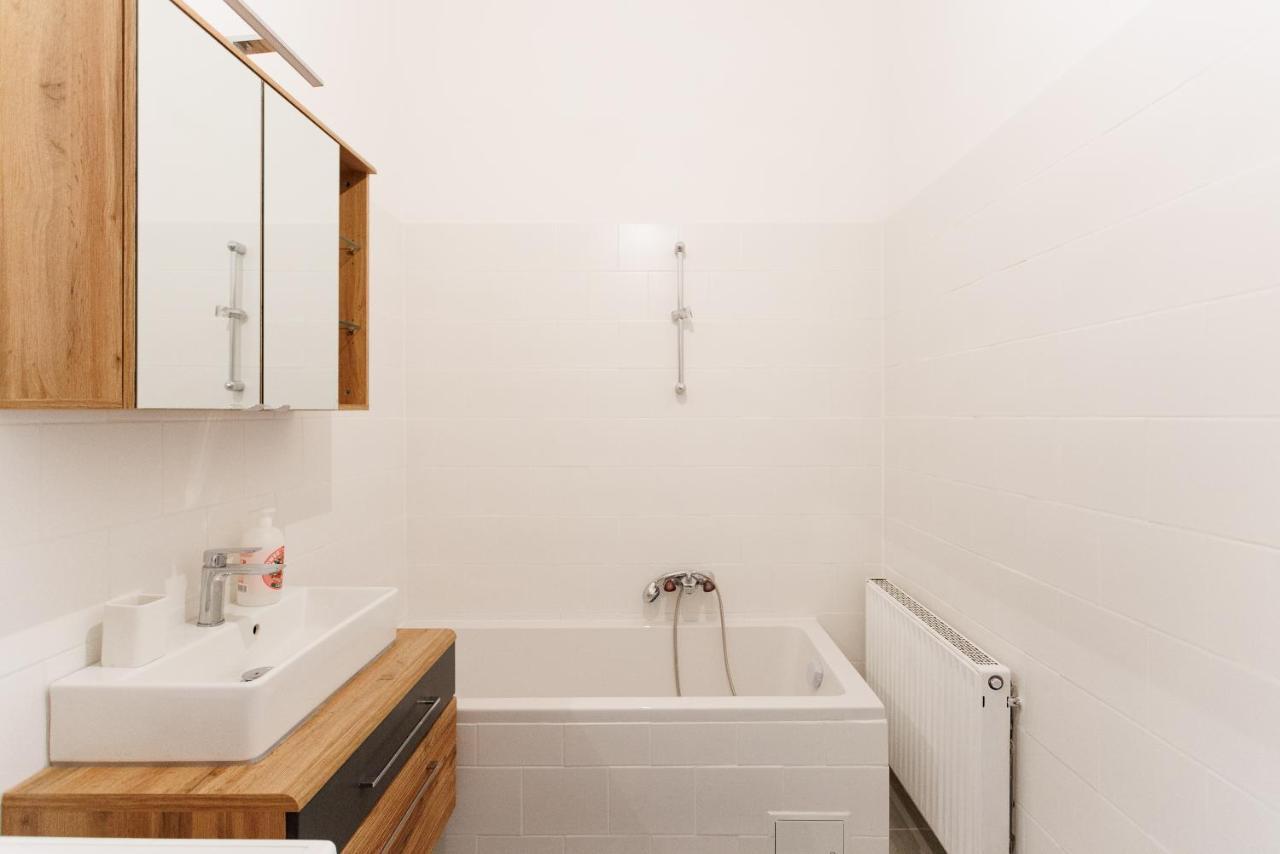 Central, Modern, Big Apartment Вена Экстерьер фото